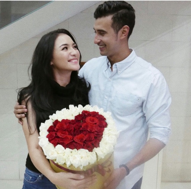 Deretan Artis Muda yang Kasih Kejutan 'Sweet Banget' ke Pasangannya (6)