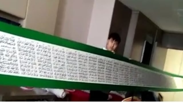 Kaum Tionghoa-Konghucu sumbang Al-Quran. (Foto: dok. Din Syamsuddin.)