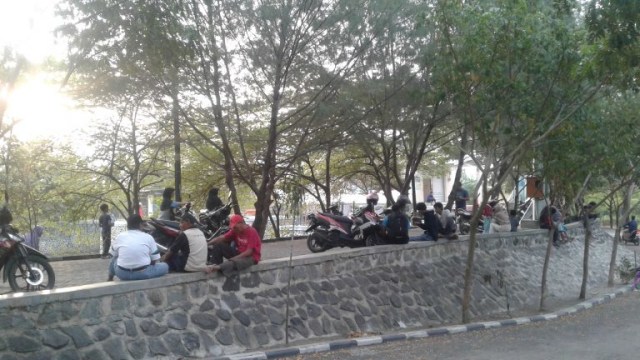 Polder Bayeman Tegal jadi Tempat Favorit Warga untuk Ngabuburit