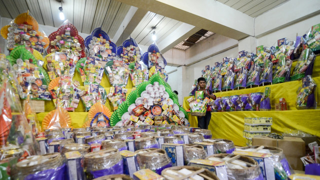 Kebutuhan parsel untuk lebaran. (Foto: ANTARA FOTO/Raisan Al Farisi)