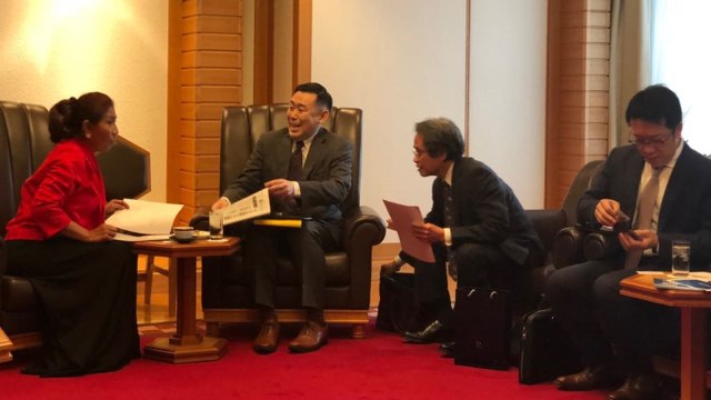 Susi Pudjiastuti dan CEO FTI Japan Co. (Foto: Arifin Asydhad/kumparan)