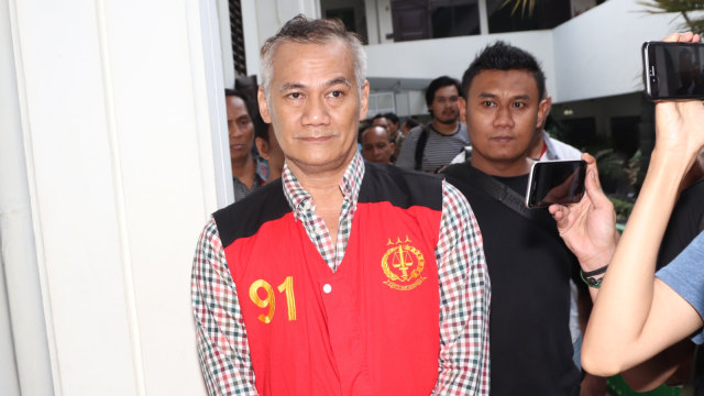 Tio Pakusadewo usai jalani sidang di PN Jaksel. (Foto: Munady Widjaja)