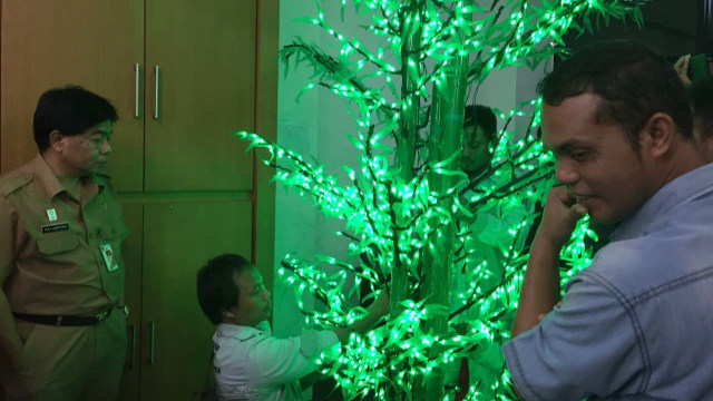 Lampu mayang yang sudah dicabut. (Foto: Yuana Fatwalloh/kumparan)