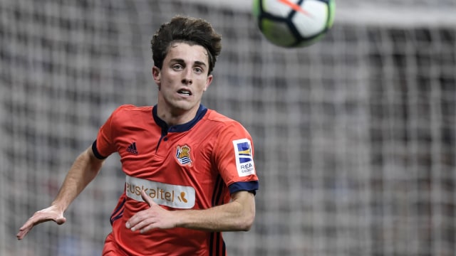 Adrian Odriozola saat berseragam Real Sociedad. (Foto: Gabriel Buoys/AFP)