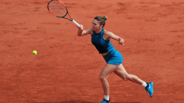 Aksi Halep di Prancis Terbuka 2018. (Foto: REUTERS/Gonzalo Fuentes)