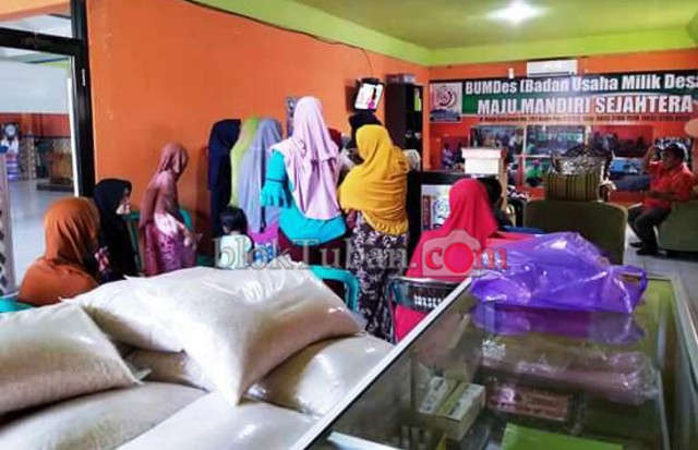 Warga Prasejahtera di Tuban Mulai Cairkan Bantuan Pangan Non Tunai