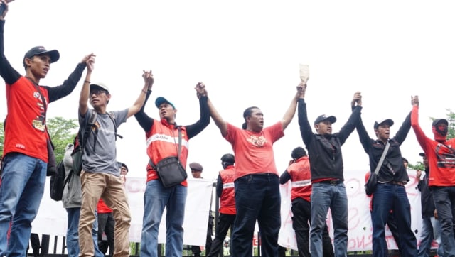 Unjuk rasa di PT Arnotts di Plaza Oleos (Foto: Fitra Andrianto/kumparan)