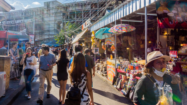 Turis di Chatuchak Market, Thailand Foto: Flickr/DaveJunia