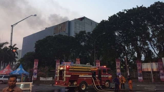 Suasana Kebakaran di kawasan JIExpo Kemayoran. (Foto: Rafyq Panjaitan/kumparan)