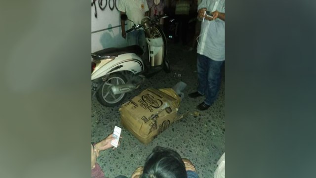 Warga menemukan mayat perempuan dalam kardus (Foto: istimewa)