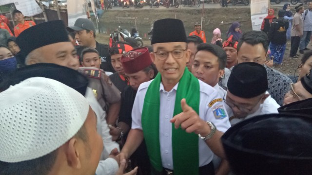 Anies Baswedan Buka Puasa di Cengkareng (Foto: Nabilla Fatiara/kumparan)