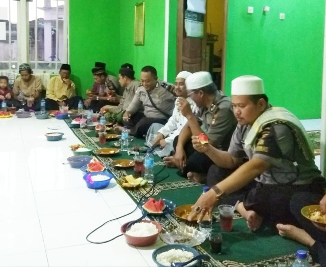 Berbuka Puasa ala Binmas Polsek Pontianak Utara (1)
