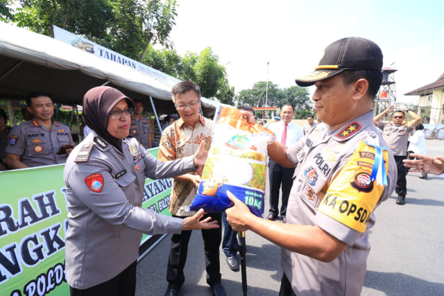 Horeee . . . Ada Bazar Pasar Murah di Mapolda Kalbar (7)