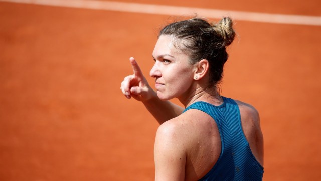 Halep kalahkan Kerber. (Foto: Reuters/Pascal Rossignol)