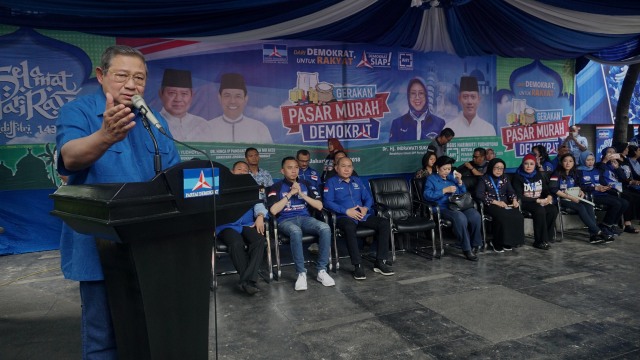 SBY resmikan Pasar Murah Demokrat di DPP Demokrat (Foto: Fanny Kusumawardhani/kumparan)