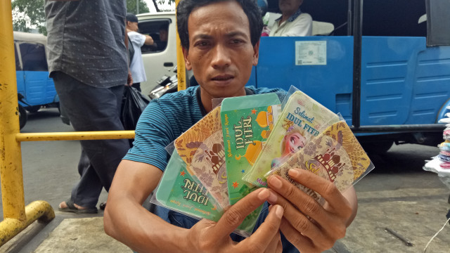 Para penjual angpao karakter di Tanah Abang (Foto: Ela Nurlaela/kumparan)
