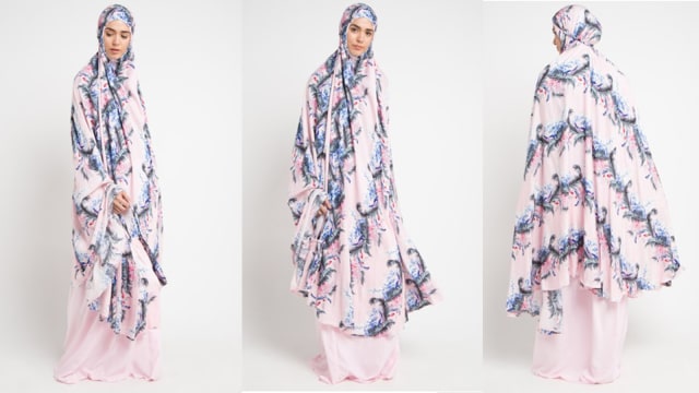 Mukena Tatuis  (Foto: Zalora)