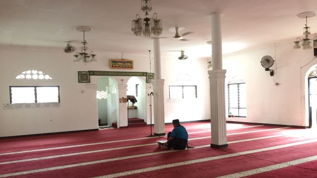 Masjid Al Mustofa, Bogor (Foto: Yuana Fatwalloh/kumparan)