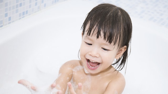 Ilustrasi Balita Aman di Kamar Mandi (Foto: Thinkstock)
