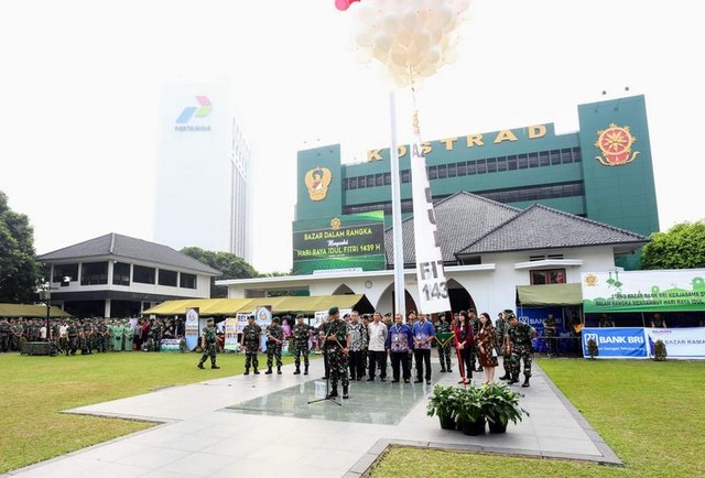 Sambut Hari Raya Idul Fitri 1439 H, Kostrad Menggelar Bazar Murah