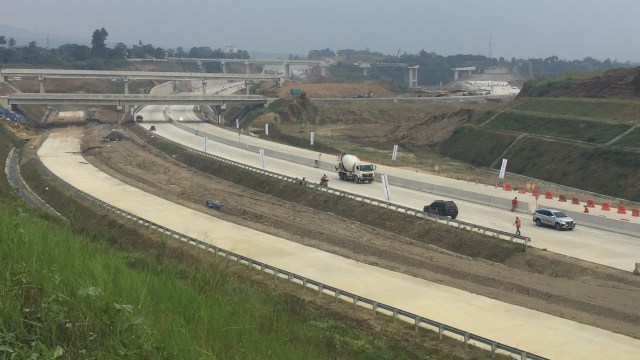 Jalan Tol Bocimi (Foto: Soejono Eben/kumparan)