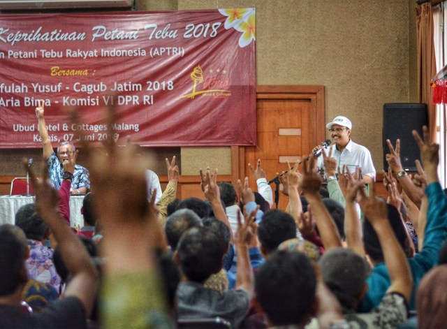 Charta Politika: Pilgub Jatim Sengit Sampai Detik Akhir
