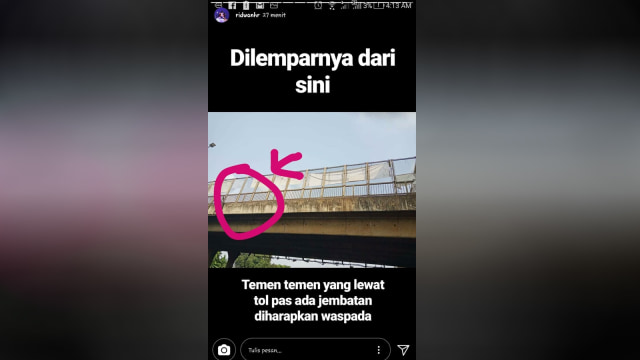 Lokasi tersangka melempar batu ke jalan tol. (Foto: Instagram story @ridwanhr)