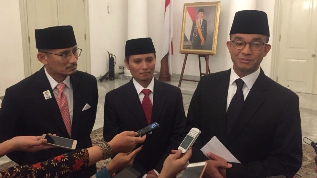 Doorstop Anies Baswedan (Foto: Mirsan/kumparan)