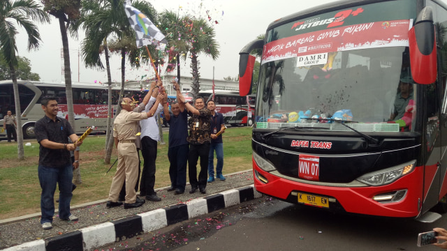 Pelepasan mudik bareng di Soekarno Hatta (Foto: Ochi Amanaturrosyidah/kumparan)