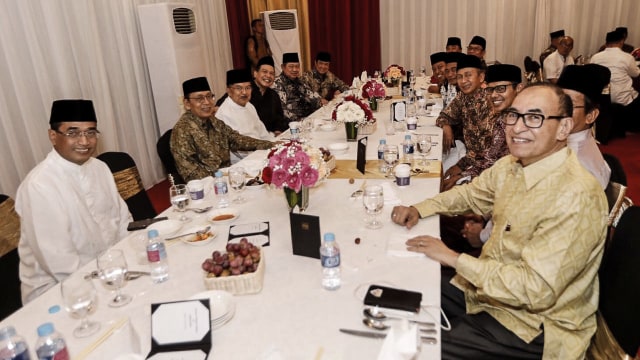 Buka puasa bersama di rumah Chairul Tanjung. (Foto: Instagram)