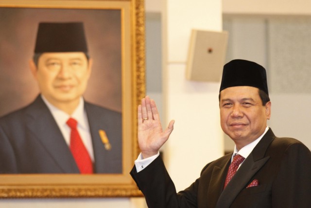 Chairul Tanjung saat pelantikannya sebagai Menko. (Foto: Subekti/Tempo)