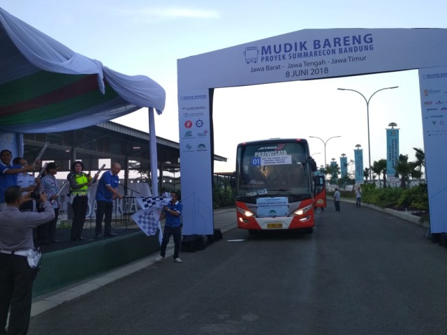 Ratusan Pekerja Proyek Mudik Bareng Summarecon Bandung 