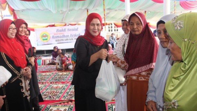 Berbagi Kebahagiaan, GOW OKU Gelar Bakti Sosial