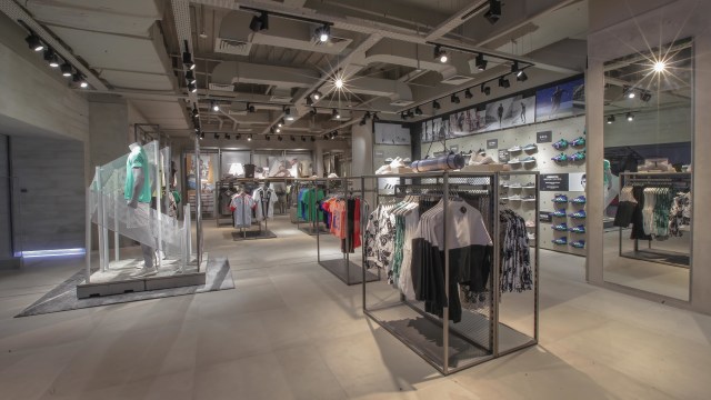 Toko Baru Adidas (Foto: Iqbal Dwiharianto)