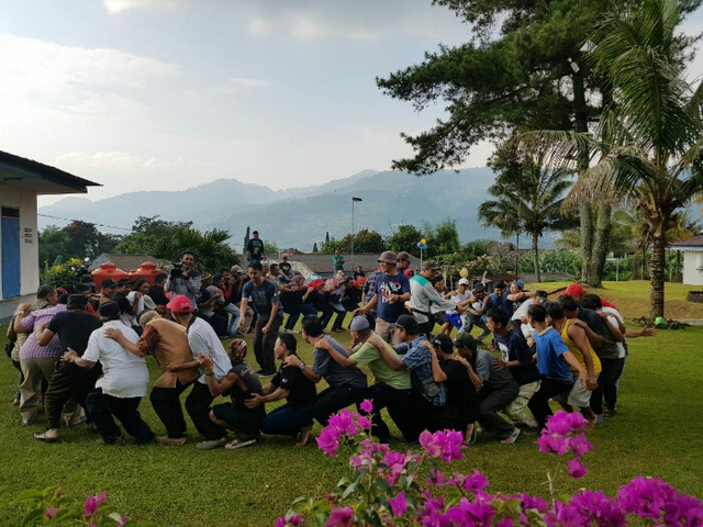 Jalin Silaturahmi, Keluarga Besar Palmerah Gelar Dermawisata Bersama Petugas Kebersihan & Keamanan (3)