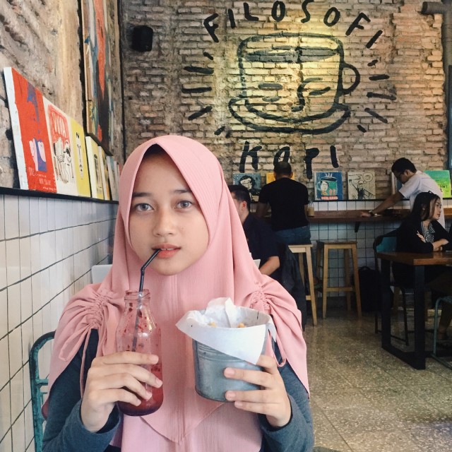7 Akun Selebgram Cantik yang Harus Kamu Follow (5)