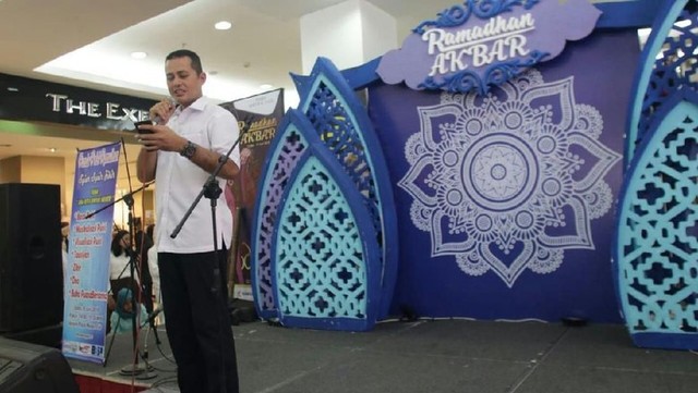 Saat Musa Rajekshah Ditantang Baca Puisi Religi