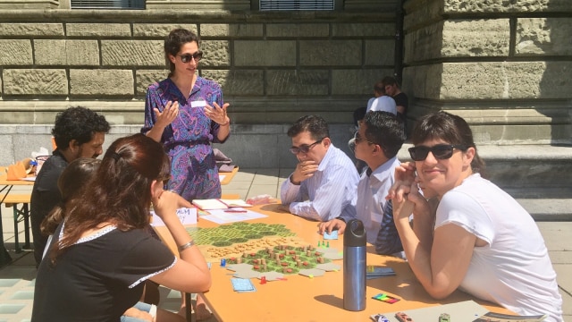 Games simulasi perkebuanan kelapa sawit di Swiss (Foto: Dok. KBRI Bern)