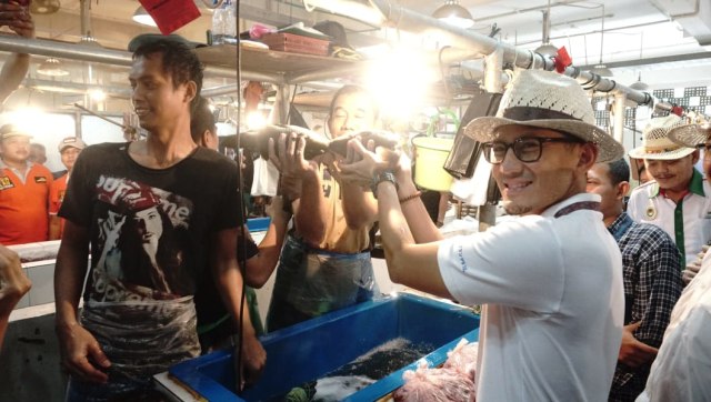 Sandiaga Uno di Pasar Senen. (Foto: Helmi Afandi Abdullah/kumparan)