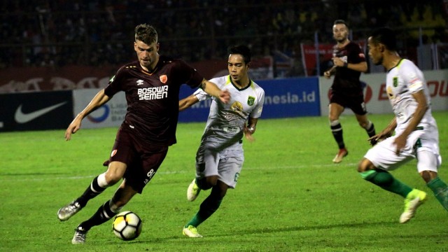 PSM Makassar vs Persebaya Surabaya (Foto: Abriawan Abhe/Antara)