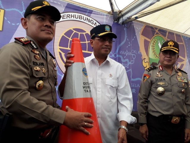 Mudik lebaran, Menhub Tinjau Terminal Harjamukti Cirebon (2)