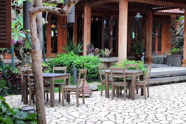 Rekomendasi restoran di jalur Pantura (Foto: Facebook/ Waroeng Pati)