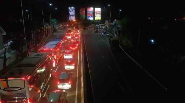 Tol Brebes Padat, Kendaraan Arah Jakarta Dialihkan ke Pantura