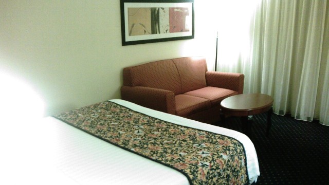 Ilustrasi Sofa di Kamar Hotel. (Foto: Flickr/Johnny Prime)