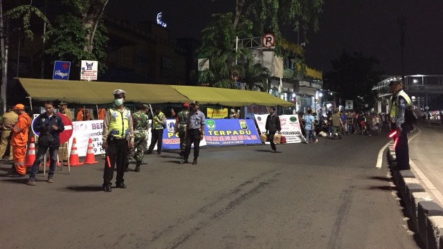 Suasan Pasar Kaget Jatinegara  (Foto: Yuana Fatwalloh/kumparan)