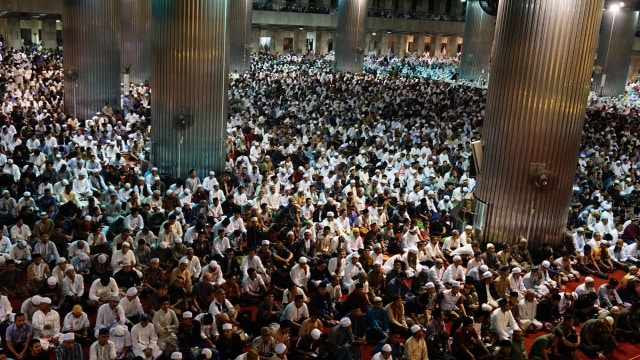 Suasana Salat Id di Masjid Istiqlal. Foto: Iqbal Firdaus/kumparan