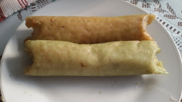 Lontong (Foto: Wikimedia Commons)