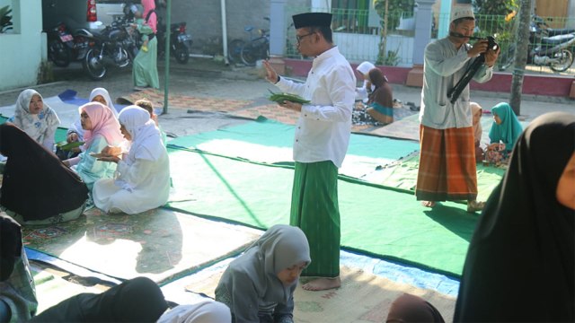 Suasana lebaran di rumah Menaker Hanif Dhakiri. (Foto: Instagram/@hanifdhakiri)