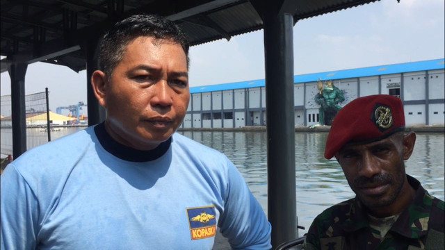 Kapten laut Edy dan sersan mayor benyamin (Foto: Fachrul Irwinsyah/kumparan)