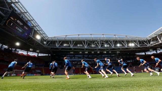 Timnas Islandia melakoni latihan. (Foto: Maxim Shemetov/Reuters)